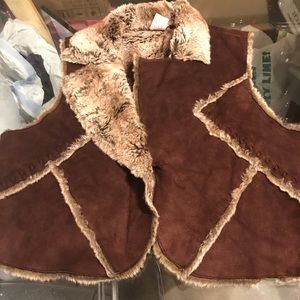 Brown suede vest with faux fur